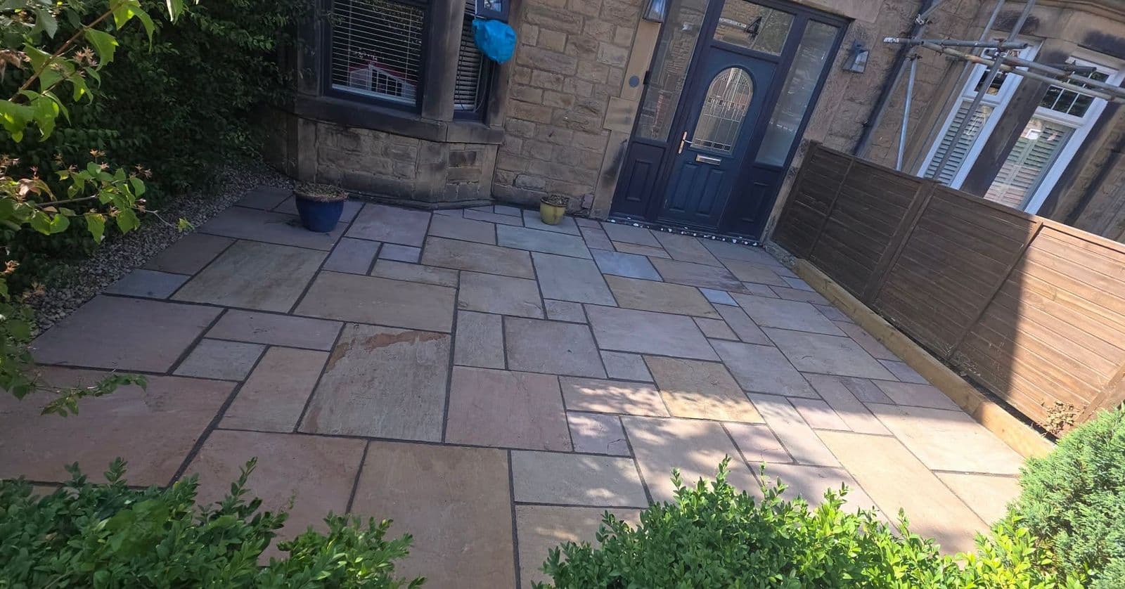 Autumn leaf sandstone front garden in Bill Quay
