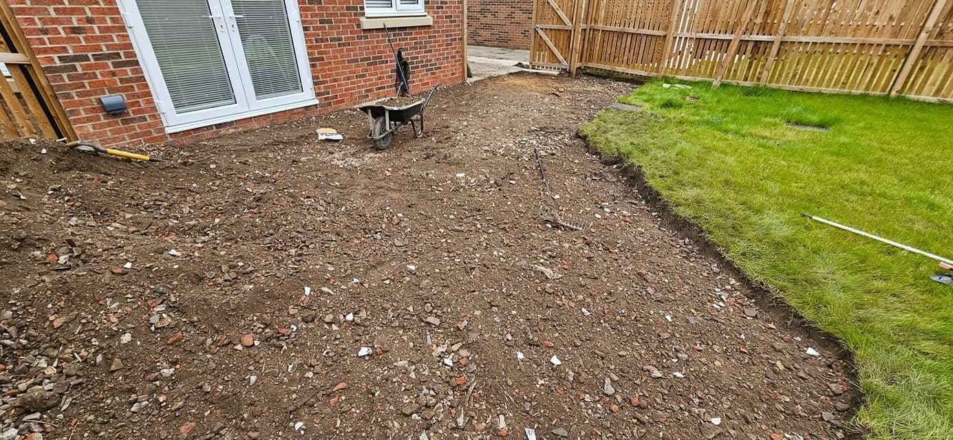 Porcelain patio with charcoal border in Jarrow (Lakes Estate), photo 12 of 16