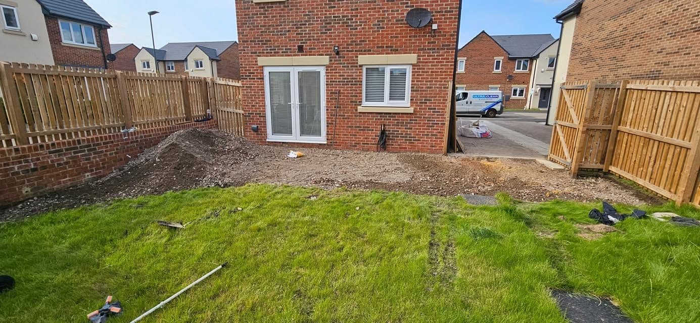 Porcelain patio with charcoal border in Jarrow (Lakes Estate), photo 13 of 16