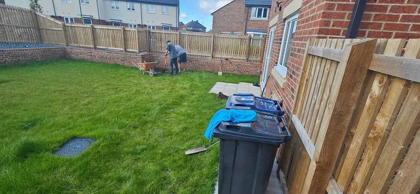 Porcelain patio with charcoal border in Jarrow (Lakes Estate), photo 16 of 16