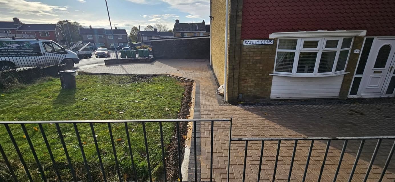 Natural grey block paving driveway, photo 3 of 22