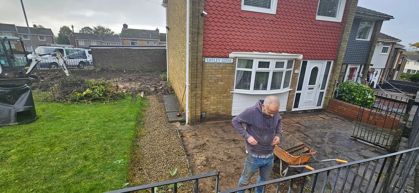 Natural grey block paving driveway, photo 20 of 22