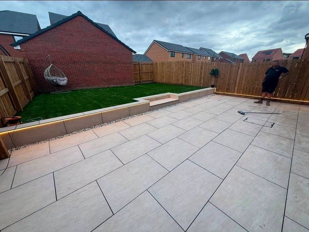 Porcelain, artificial grass and strip lighting in Sunderland, photo 2 of 10