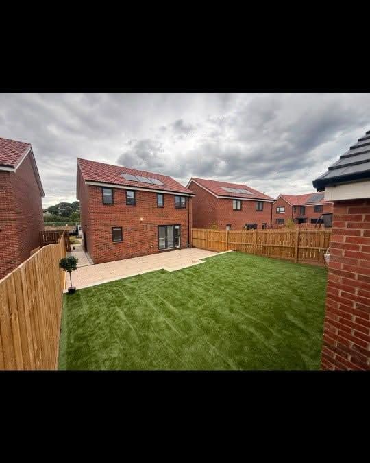 Porcelain, artificial grass and strip lighting in Sunderland, photo 5 of 10