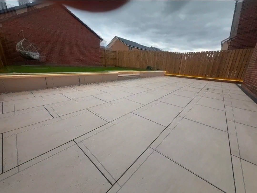 Porcelain, artificial grass and strip lighting in Sunderland, photo 8 of 10